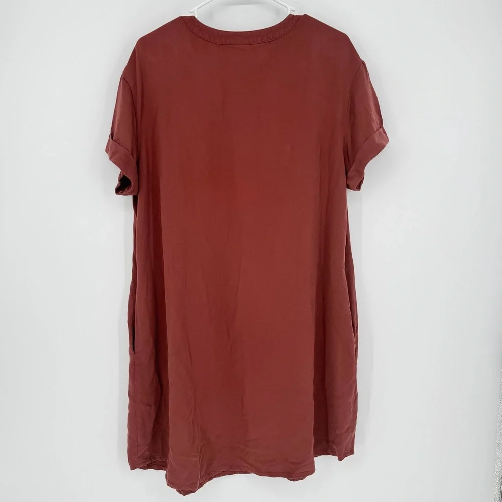 Short Sleeve Flowy T-shirt Dress with Pockets